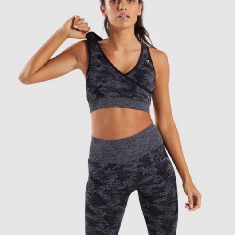 Gymshark black Adapt Camo seamless sports bra and leggings set - medium